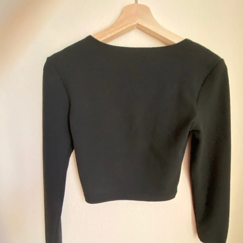 Zara Black Long Sleeve Cropped Ribbed Top